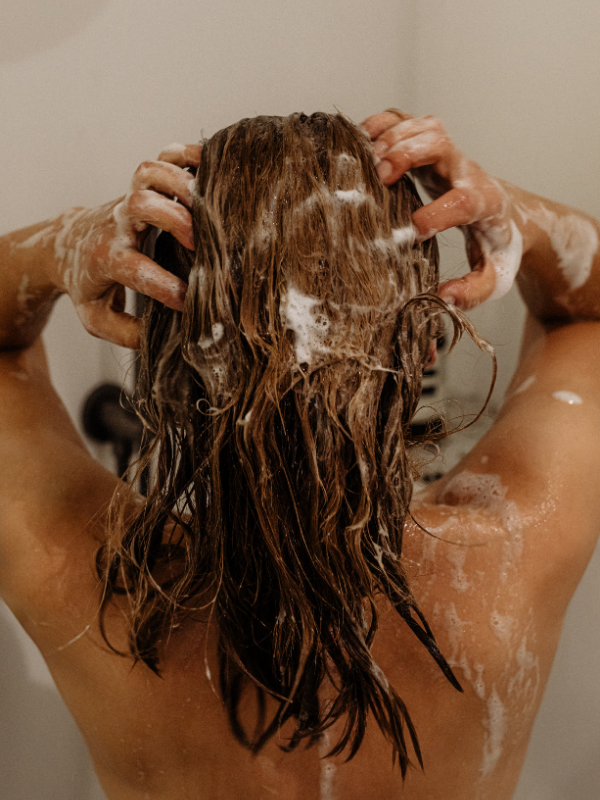 SPrávné umývání vlasů